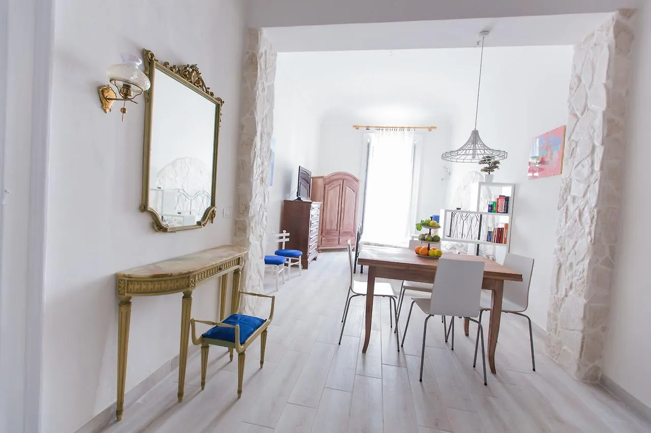 בית נופש מלון סירקוזה Residenze De' Tornabuoni איטליה
