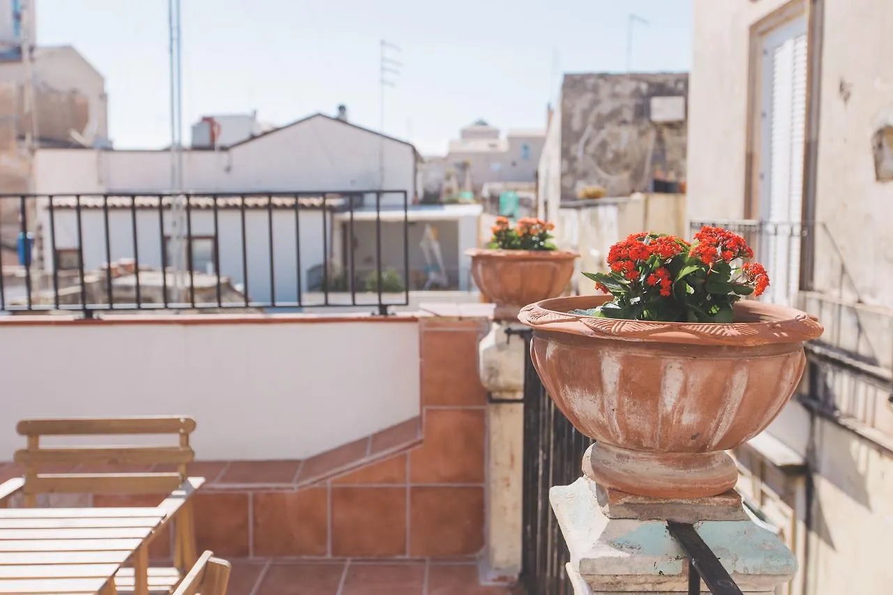 מלון סירקוזה Residenze De' Tornabuoni 0*,  איטליה
